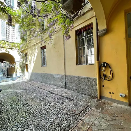 Palazzo Dalla Rosa Prati 2*