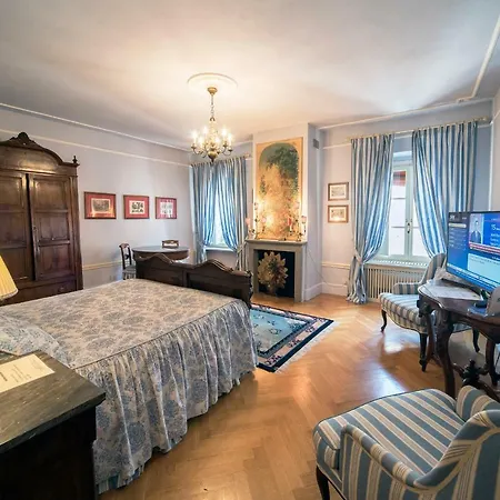 Palazzo Dalla Rosa Prati 2*
