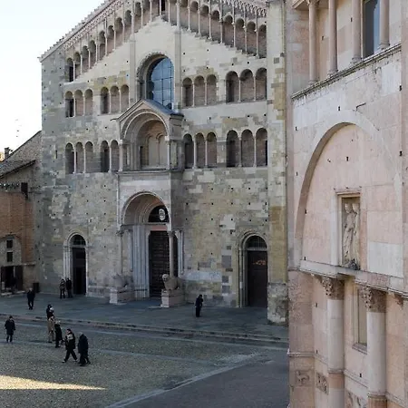 Palazzo Dalla Rosa Prati 2*
